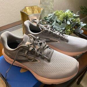 Brooks Women's Running Shoes - Gray and Pink